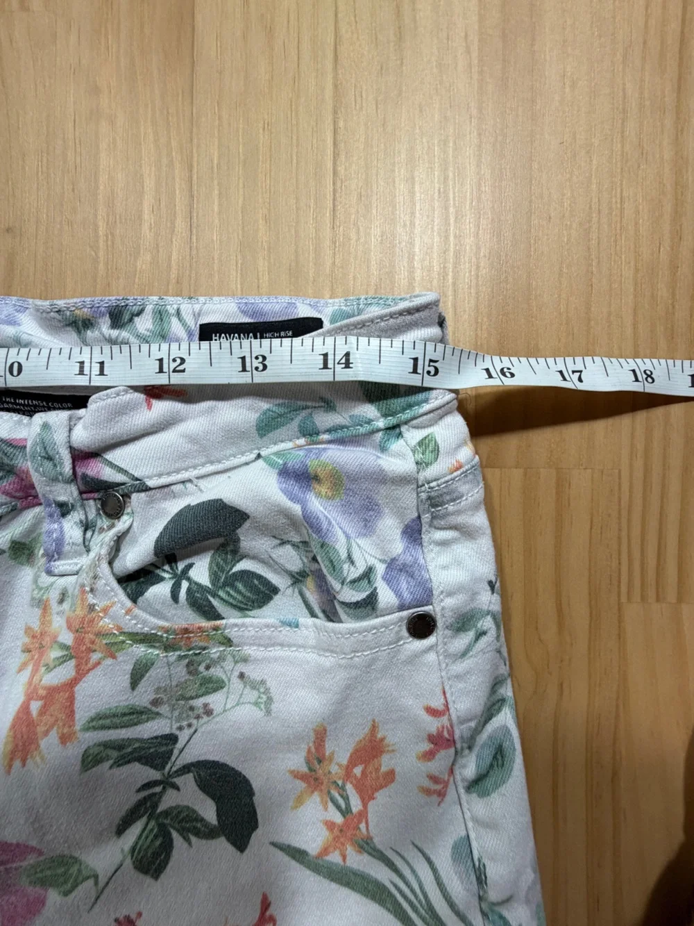 Buffalo David Bitton White Jeans with Pastel Floral Accents B7